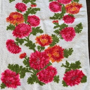 Canon Vintage Floral Bath Hand Towel Terrycloth Pink and Orange Flowers
